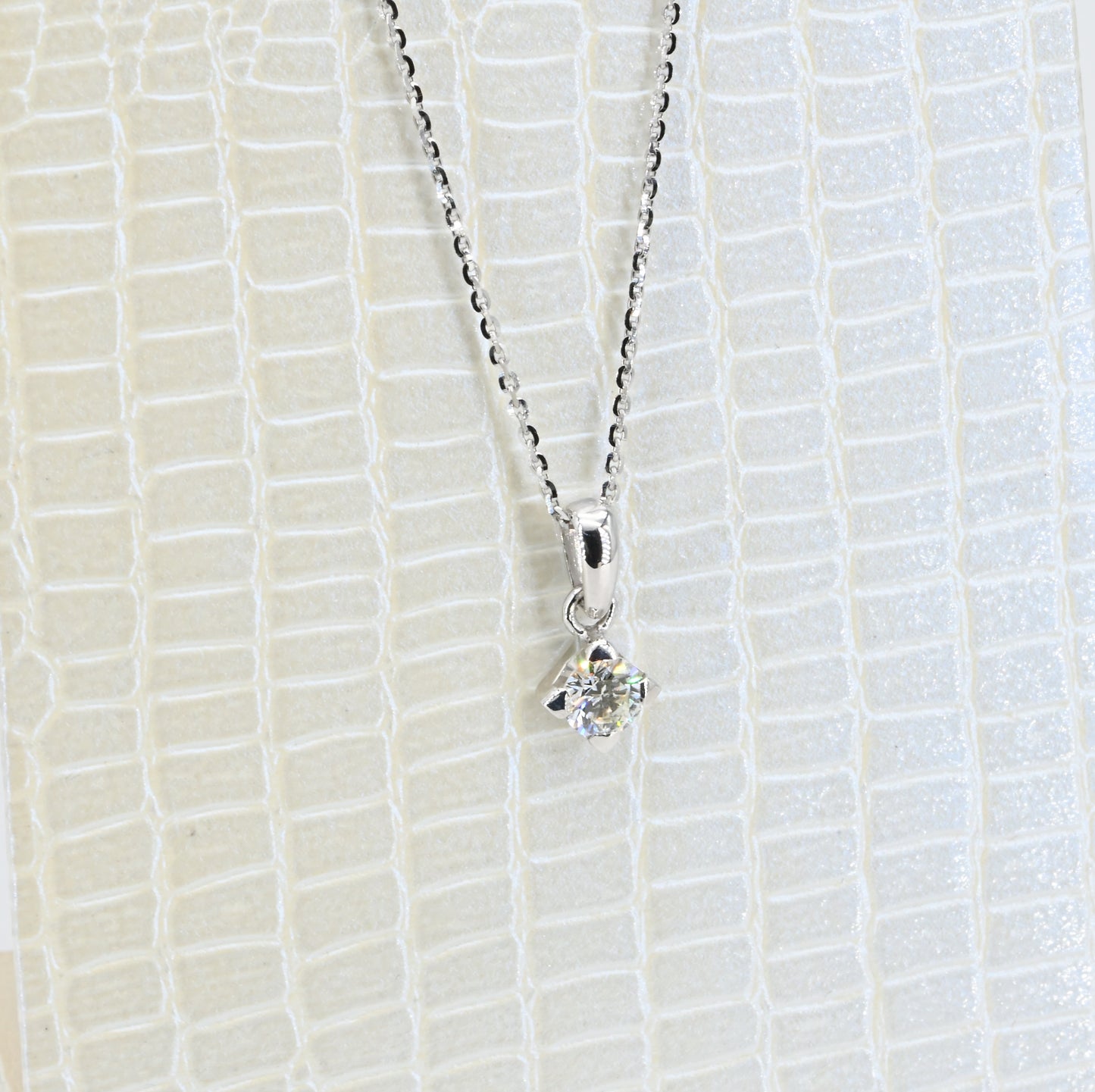 Collana con diamante