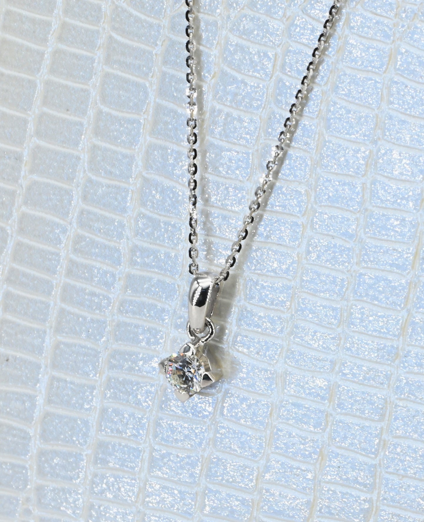 Collana con diamante