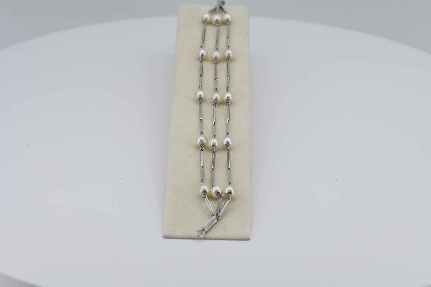 Bracciale in oro con perle