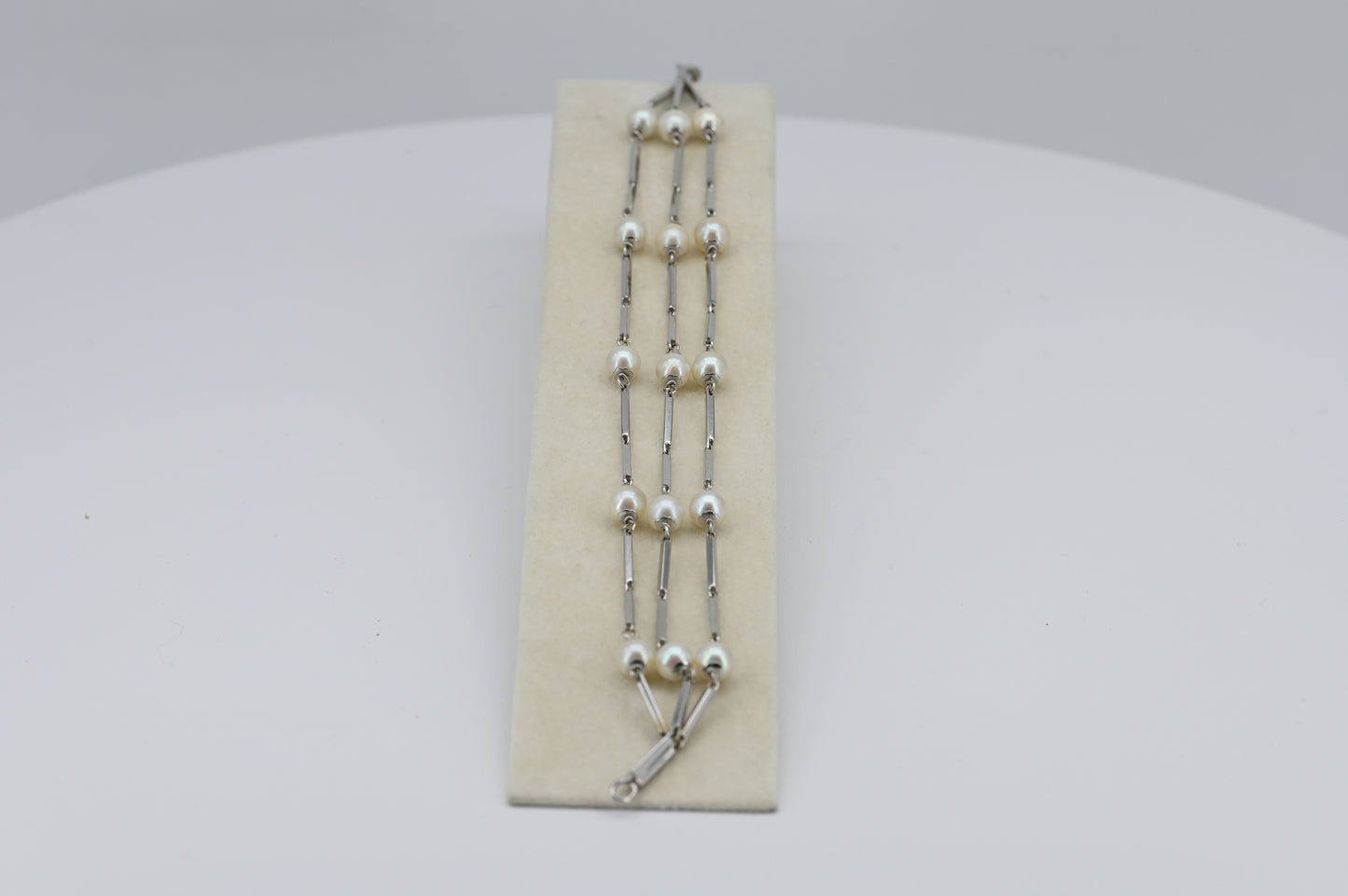 Bracciale in oro con perle