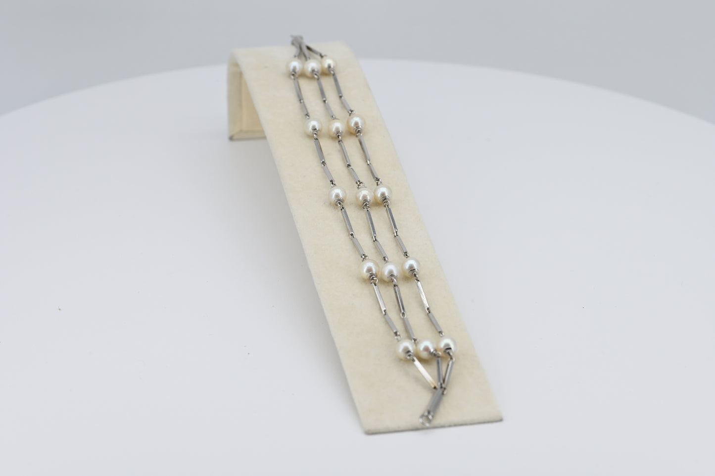 Bracciale in oro con perle