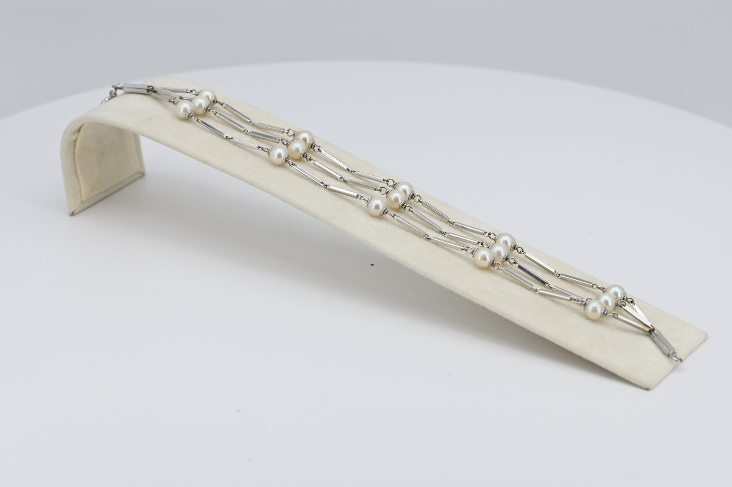 Bracciale in oro con perle