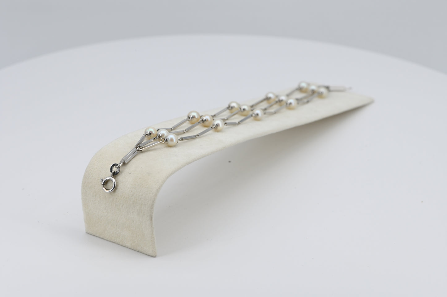 Bracciale in oro con perle