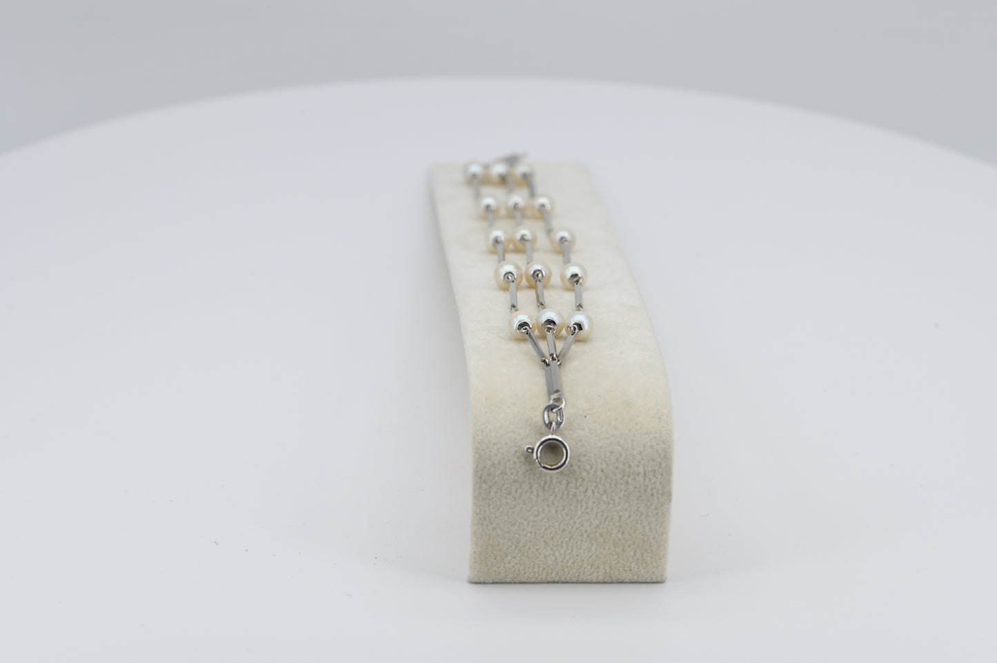 Bracciale in oro con perle