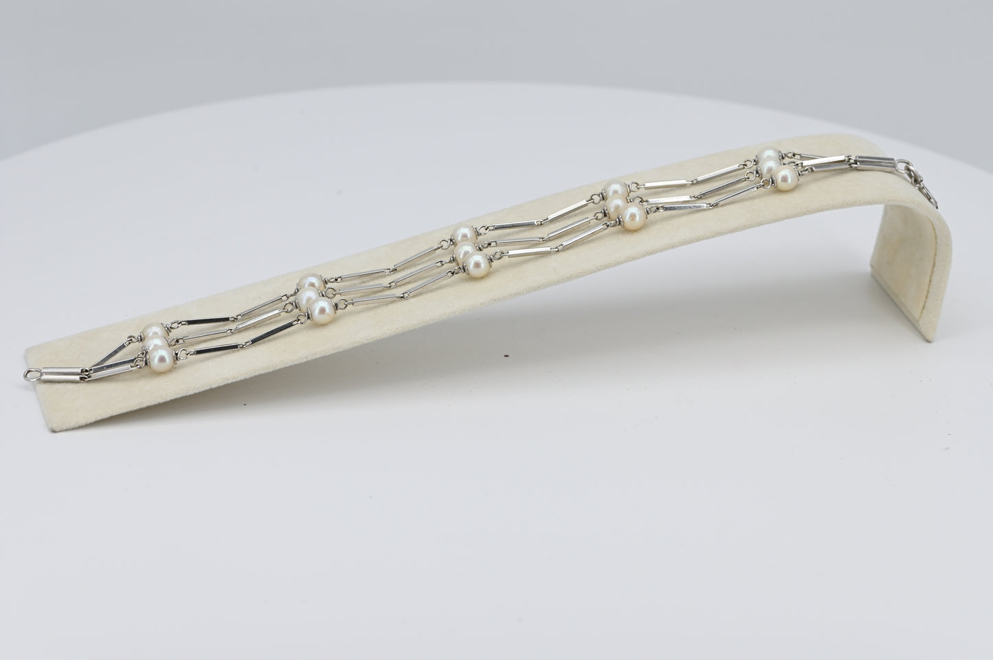 Bracciale in oro con perle