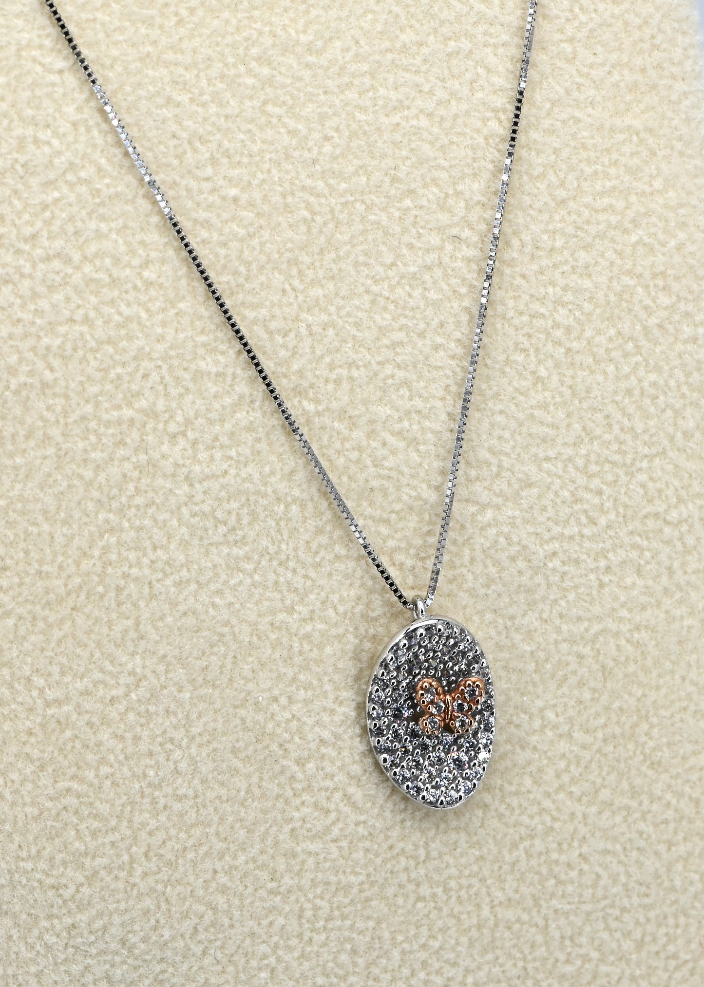 Collana con ciondolo