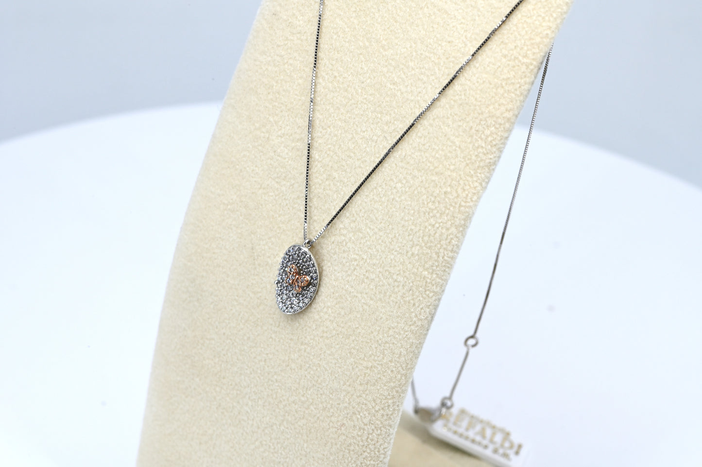 Collana con ciondolo