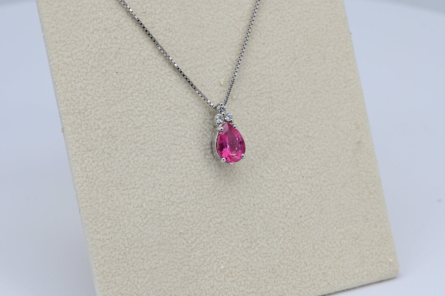 Collana oro bianco diamanti e tormalina