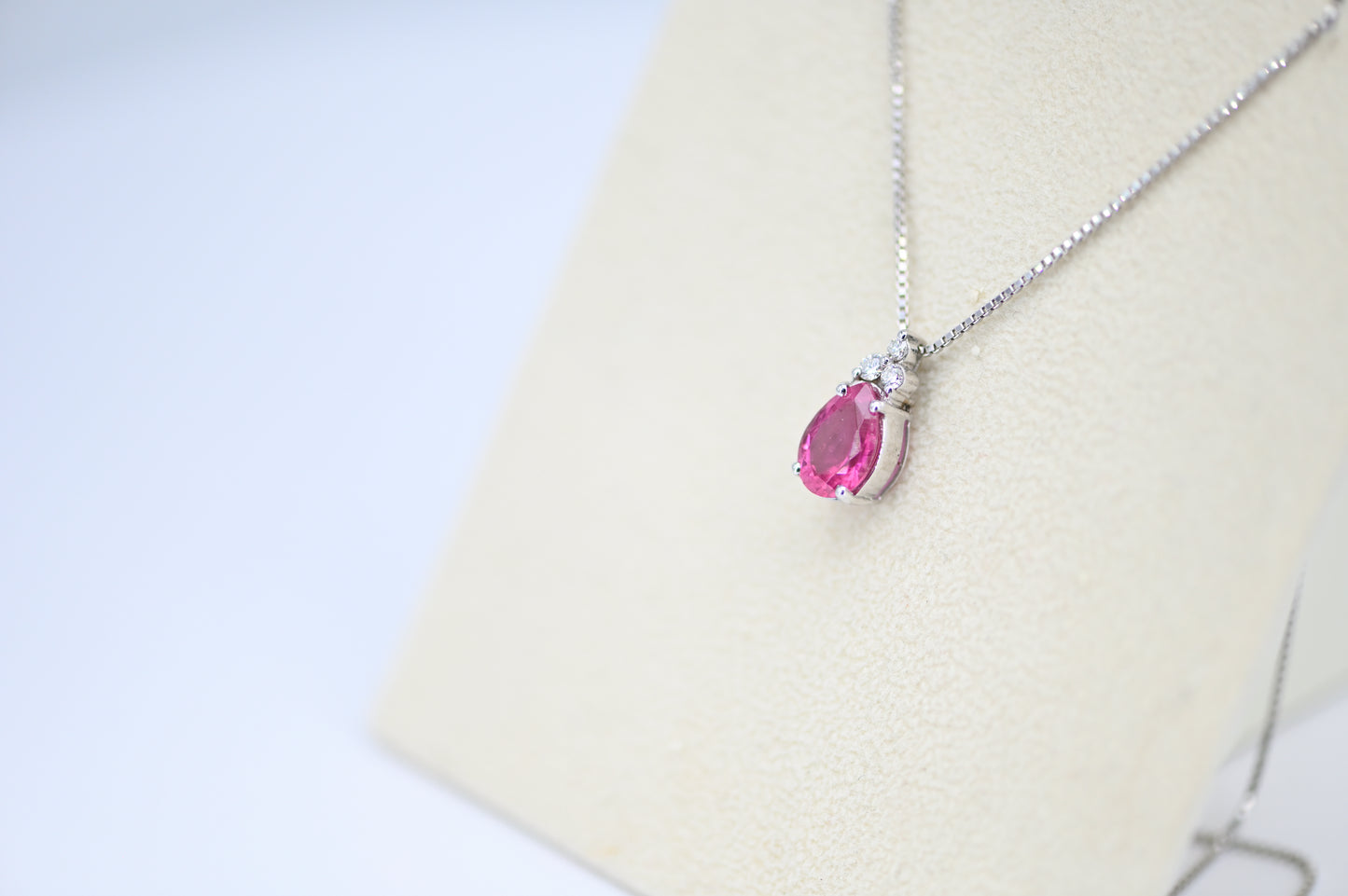 Collana oro bianco diamanti e tormalina