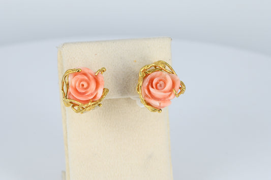 Orecchini in oro con corallo rosa