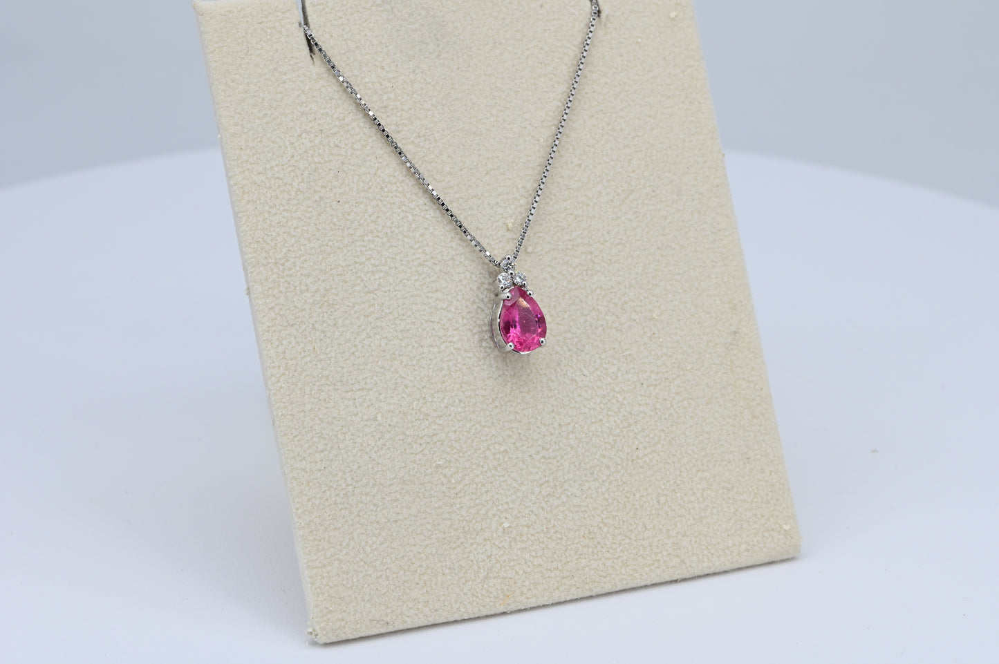 Collana oro bianco diamanti e tormalina
