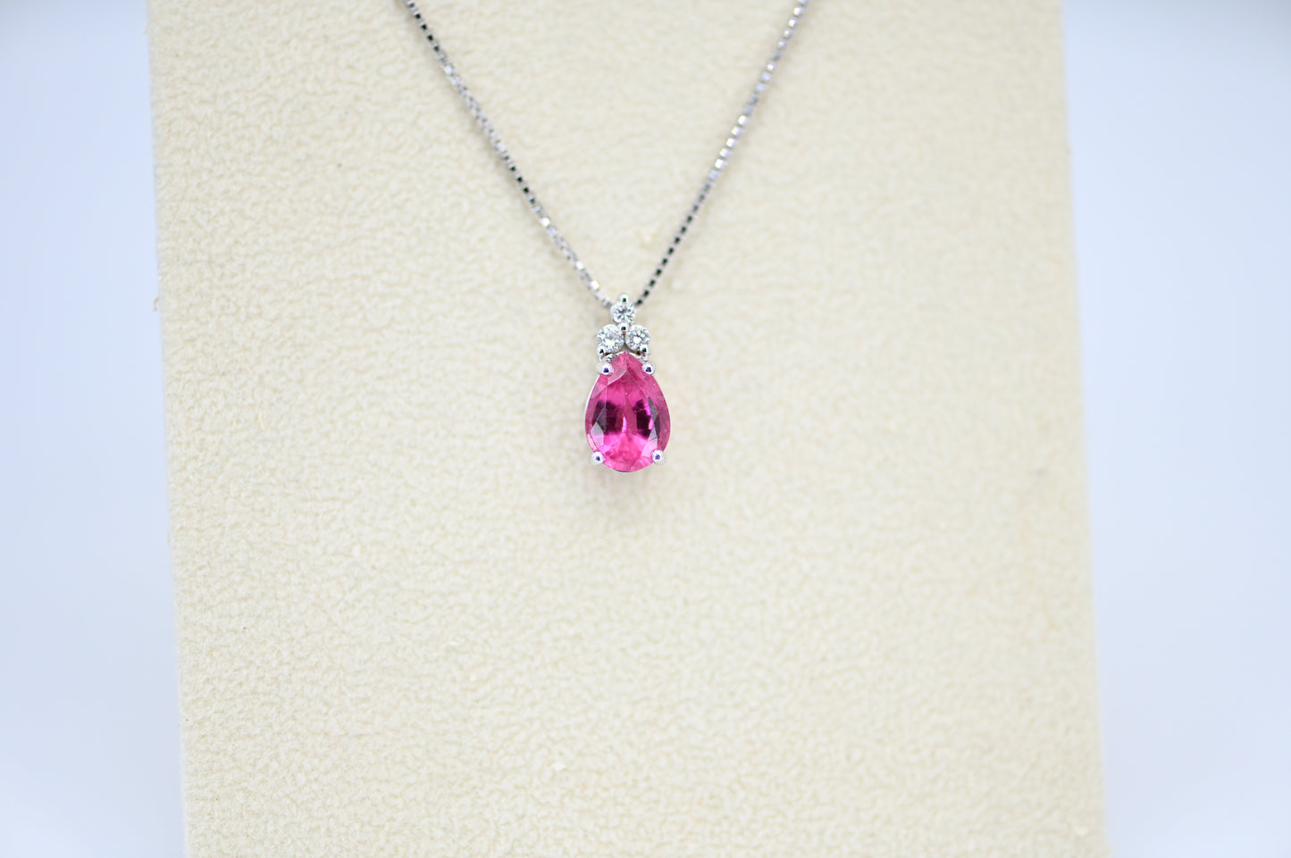 Collana oro bianco diamanti e tormalina