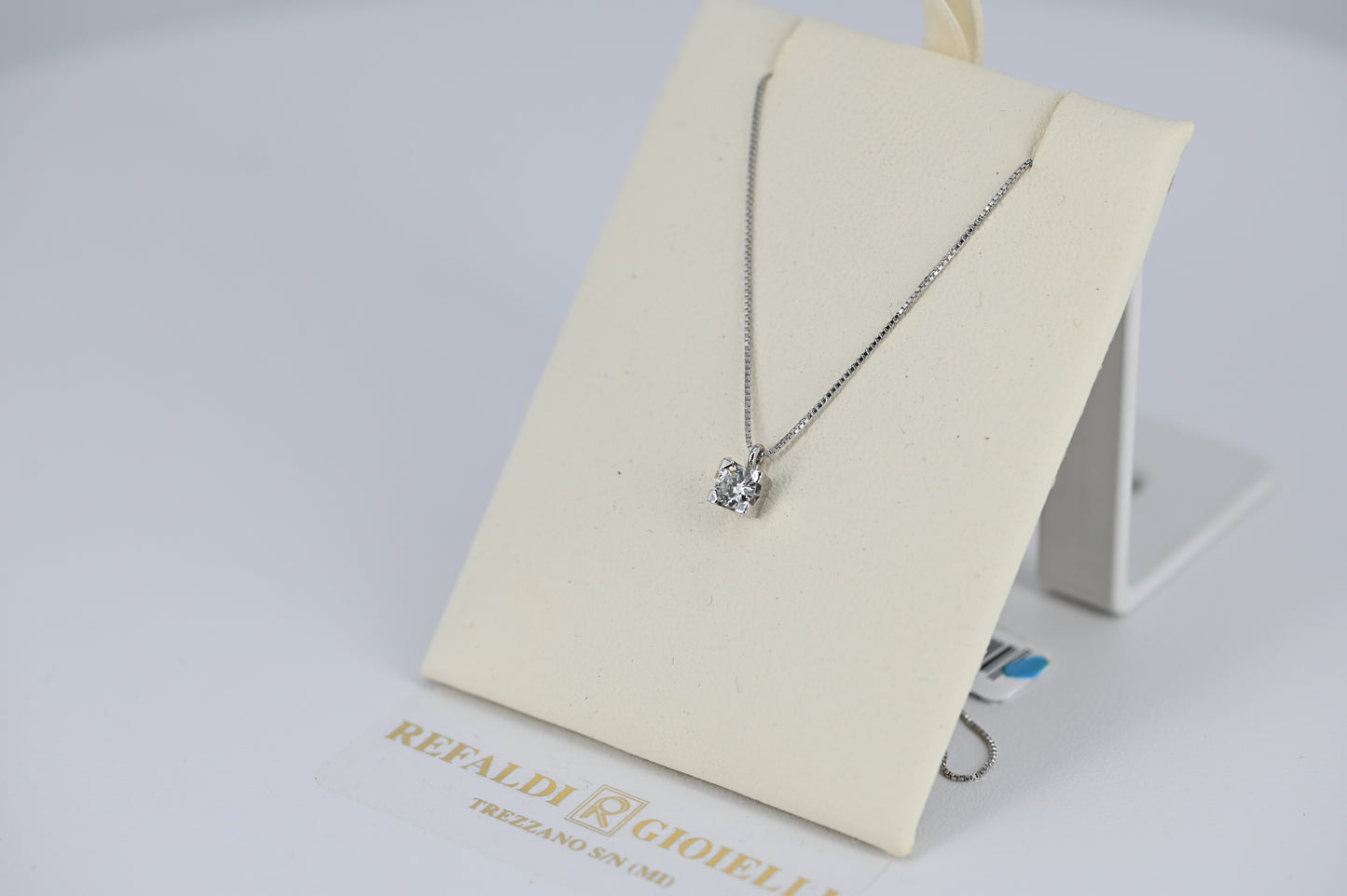 Collana con ciondolo diamanti