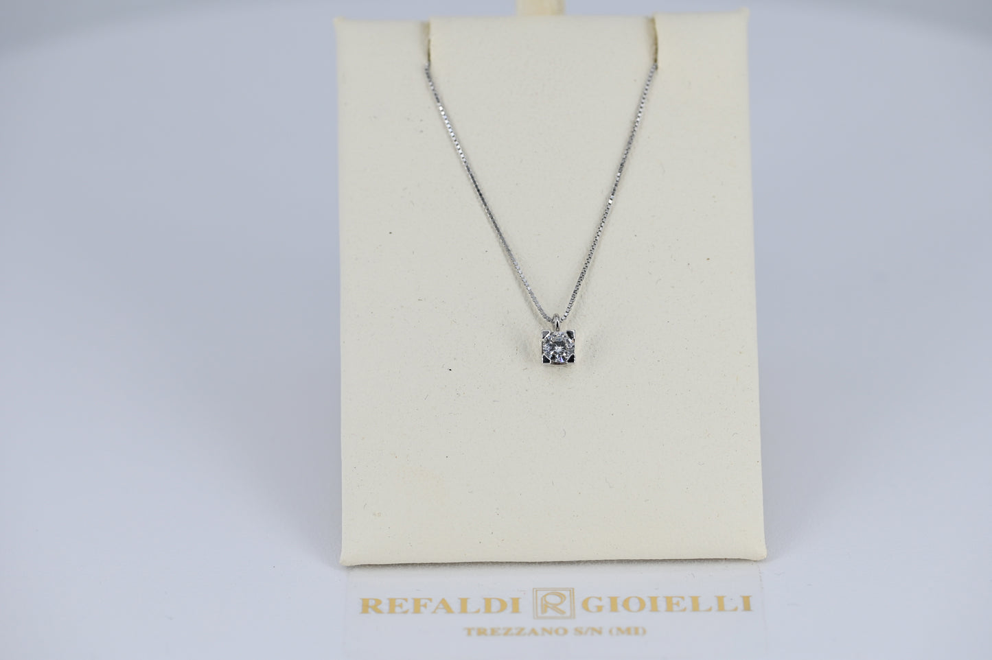 Collana con ciondolo diamanti