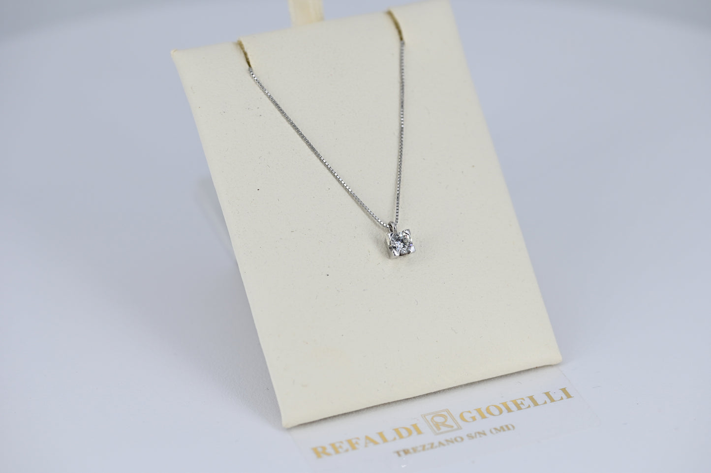 Collana con ciondolo diamanti